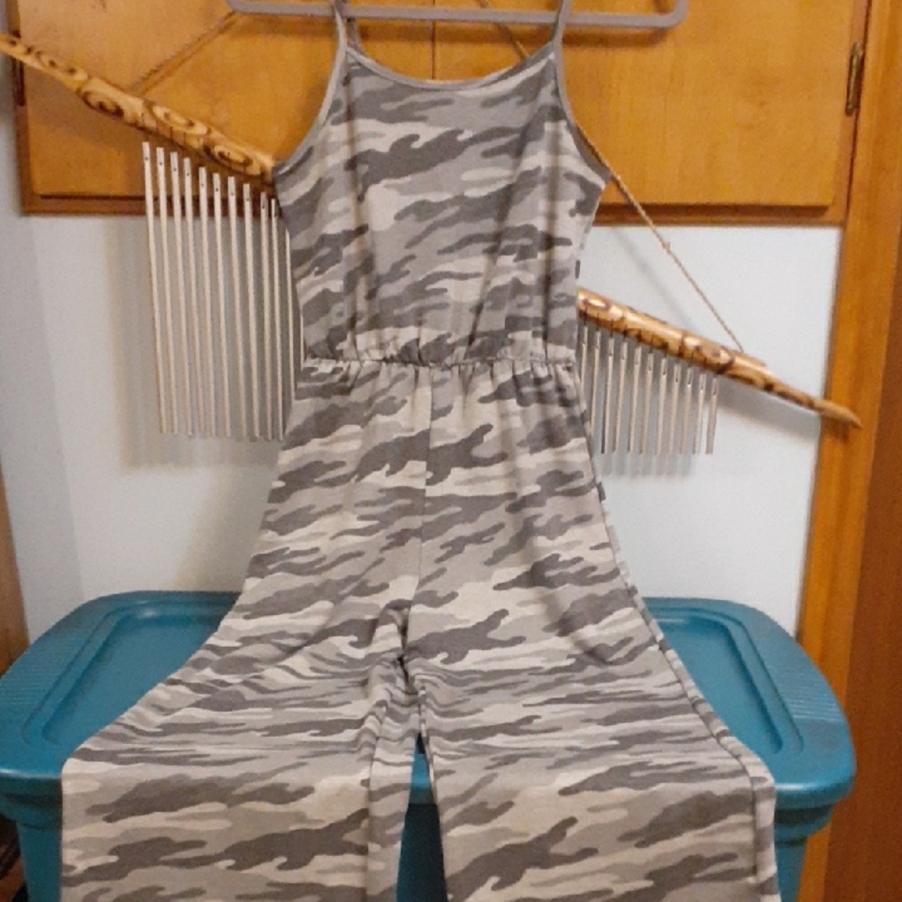 Camouflage Sleeveless romper  size medium  brand new!